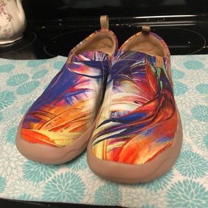 Toledo Ultra Lightweight Artsy Slip On Shoes- 498 $30 or $25 w/offer